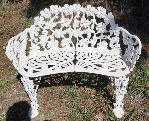 CAST METAL GARDEN BENCH (1 of 2)