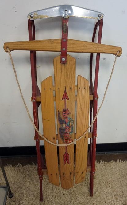 ANTIQUE CHILDS FLEXIBLE FLYER SLED (1 of 2)