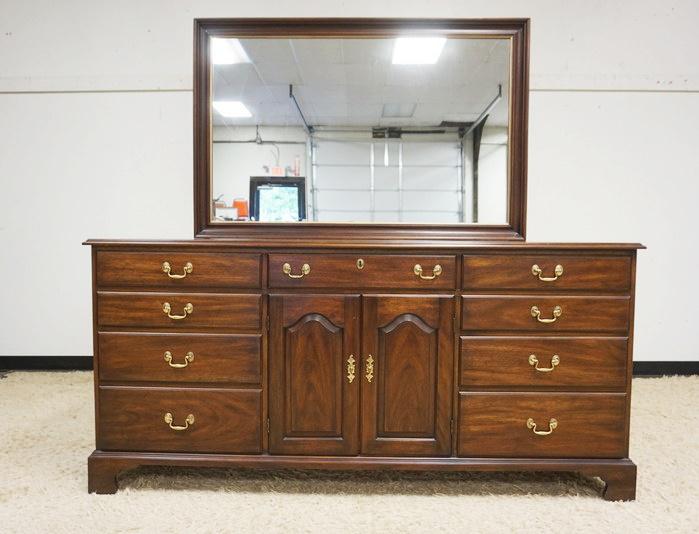 HENKEL HARRIS VIRGINIA GALLERIES LOW CHEST (1 of 3)