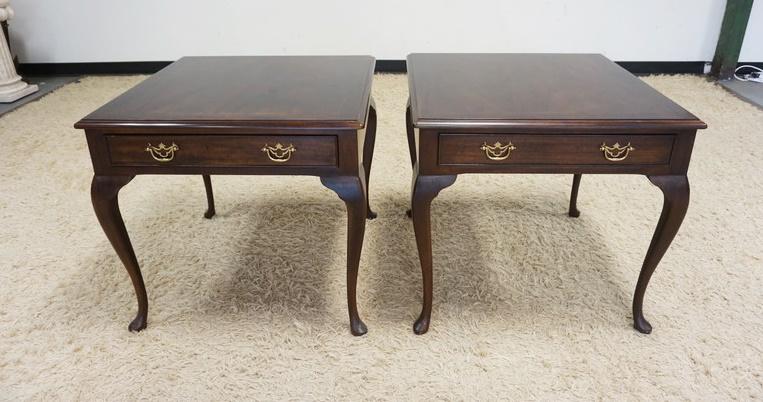 2 HENREDON MAHOGANY LAMP TABLES (1 of 4)
