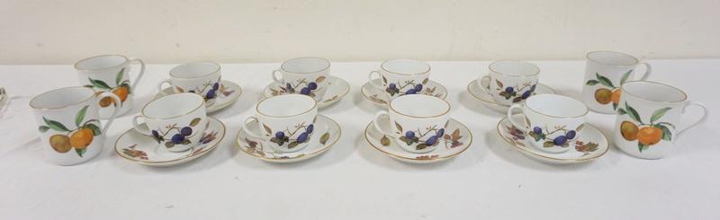 ROYAL WORCESTER EVESHAM 20 PIECE LOT (1 of 2)