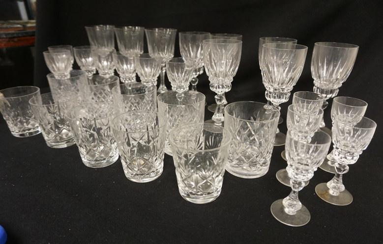31 PIECE LOT OF ASSORTED CRYSTAL DRINKWARE: 31 PIECE LOT OF ASSORTED CRYSTAL DRINKWARE INCLUDING WINE, CORDIALS, & TUMBLERS