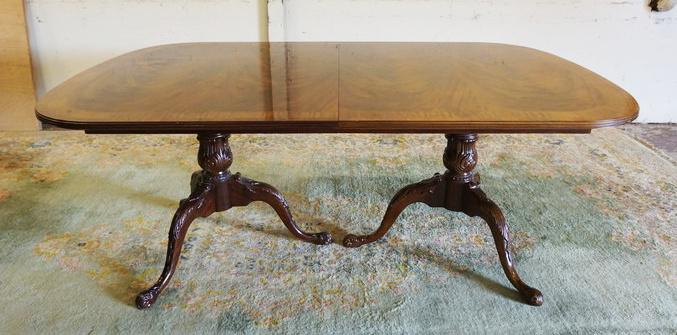 DREXEL HERITAGE FLAMED MAHOGANY TABLE (1 of 4)