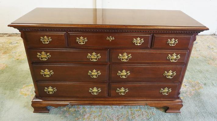 LEXINGTON CHERRY 9 DRAWER LOW CHEST (1 of 3)