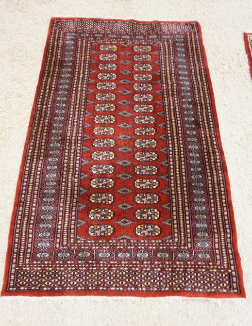 PERSIAN THROW RUG: PERSIAN THROW RUG, 64 IN X 38 IN