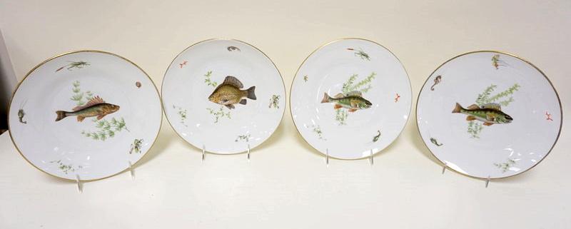 4 RICHARD GINORI ITALIAN FISH PLATES (1 of 4)