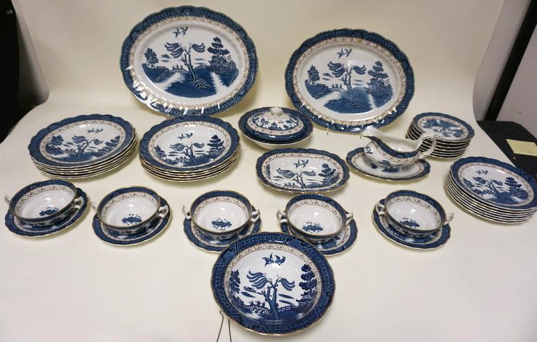 BOOTHS REAL OLD WILLOW DINNERWARE (1 of 3)