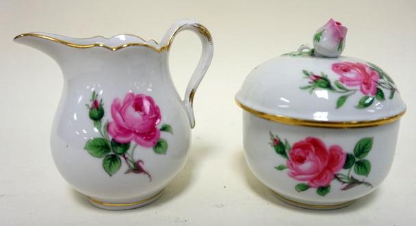 MEISSEN MINIATURE CREAMER & COVERED SUGAR: MEISSEN MINIATURE CREAMER & COVERED SUGAR, APPROXIMATELY 3 IN HIGH