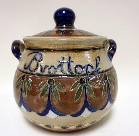 STUDIO POTTERY COVERED JAR (1 of 3)