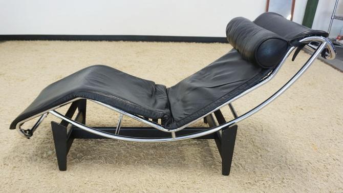 MCM CASSINA LEATHER AND CHROME LOUNGE: MID CENTURY MODERN CASSINA LEATHER AND CHROME LOUNGE