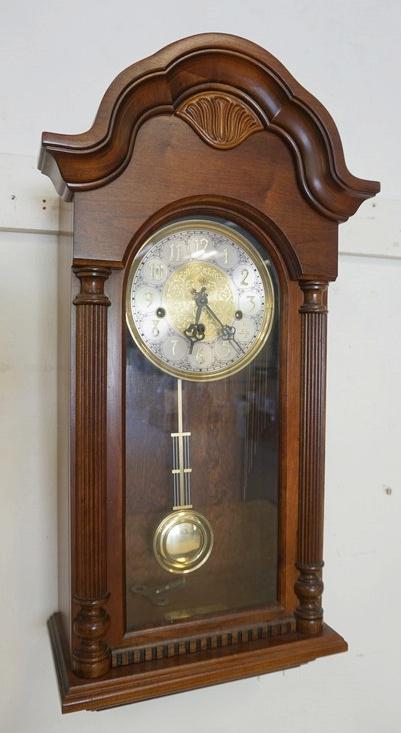 SLIGH WALL CLOCK (1 of 2)