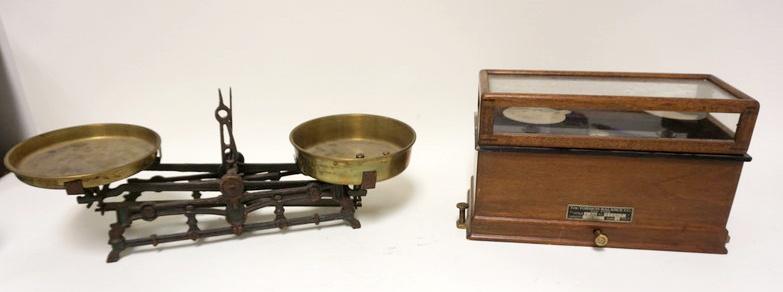 LOT OF 2 ANTIQUE BALANCE SCALES (1 of 2)