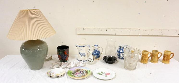 LOT OF ASSORTED POTTERY & CHINA (1 of 4)