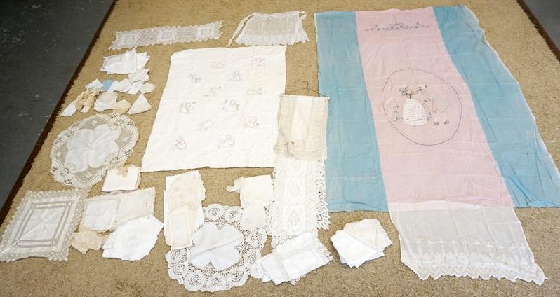 LOT OF LINENS: LOT OF LINENS INCLUDING EARLY AMERICAN HAND SEWN LACE