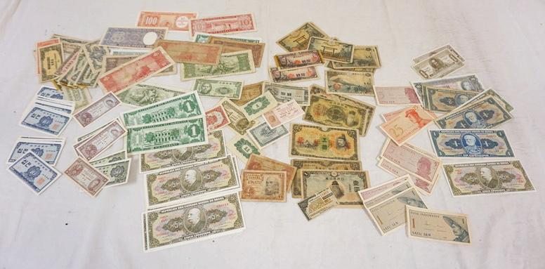 LARGE LOT OF ASSORTED FOREIGN CURRENCY (1 of 4)