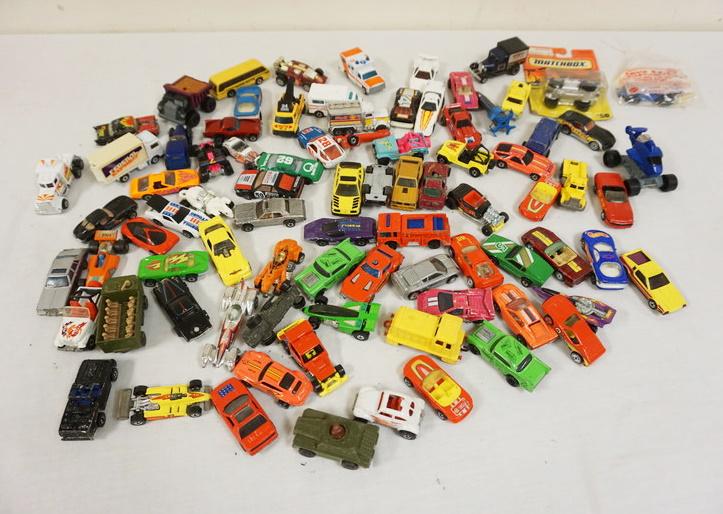 LARGE COLLECTION OF VINTAGE TOY HOT WHEELS & OTHER: LARGE COLLECTION OF VINTAGE TOY HOT WHEELS & OTHER TOY CARS