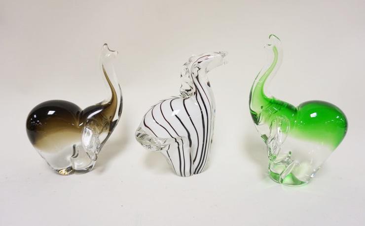 LOT OF 3 MURANO STYLE GLASS ELEPHANTS & ZEBRA: LOT OF 3 MURANO STYLE GLASS ELEPHANTS & ZEBRA, LARGEST IS APPROXIMATELY 9 IN HIGH
