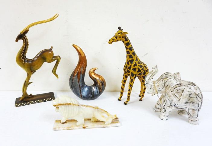 GROUP OF DECORATIVE ANIMALS (1 of 1)