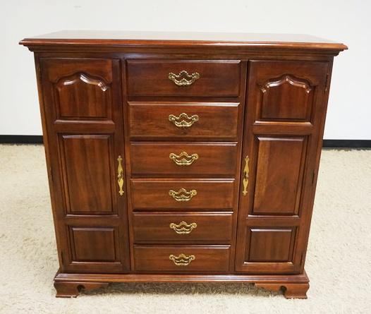 THOMASVILLE MAHOGANY BACHELORS CHEST (1 of 4)