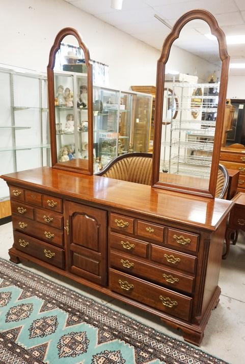 THOMASVILLE TRIPLE DRESSER WITH MIRRORS: THOMASVILLE TRIPLE DRESSER WITH MIRRORS AND STOP CHAMFORD REEDED SIDES, APPROXIMATELY 72 IN X 20 IN X 80 IN H
