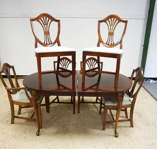 MAHOGANY DINING TABLE & CHAIRS (1 of 2)