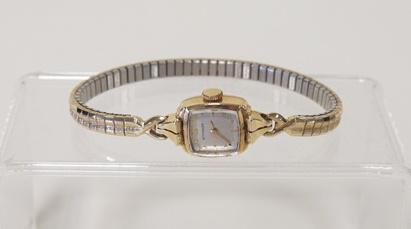 VINTAGE WITTNAUER LADIES WRISTWATCH (1 of 5)