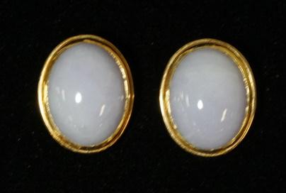PAIR OF 14K GOLD EARRINGS (1 of 3)