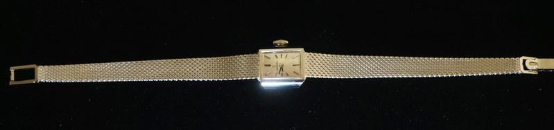 14K OMEGA LADIES WRIST WATCH: 14K WHITE GOLD OMEGA LADIES WRISTWATCH 13.15 DWT
