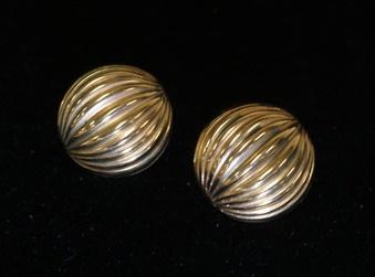 14K GOLD EARRINGS (1 of 2)