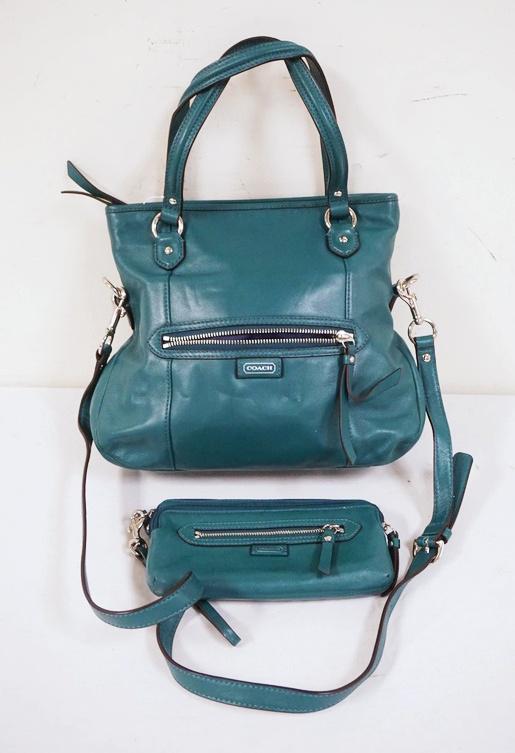 COACH GREEN LEATHER BAG WITH MATCHING WALLET: COACH GREEN LEATHER BAG WITH MATCHING WALLET. APPROXIMATELY 12 IN L X 9 1/2 IN H X 3 1/2 IN