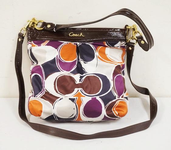 COACH OPTIC ART BAG: COACH OPTIC ART BAG, APPROXIMATELY 10 IN L X 11 1/2 IN H X 2 IN