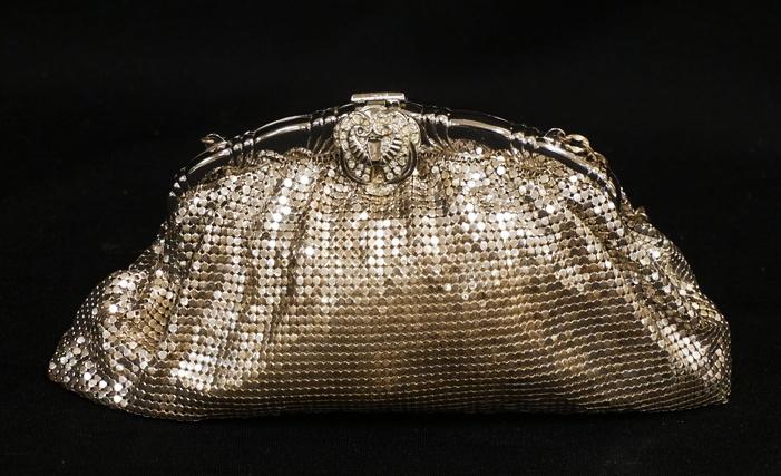 BEAUTIFUL WHITING & DAVIS MESH BAG (1 of 7)