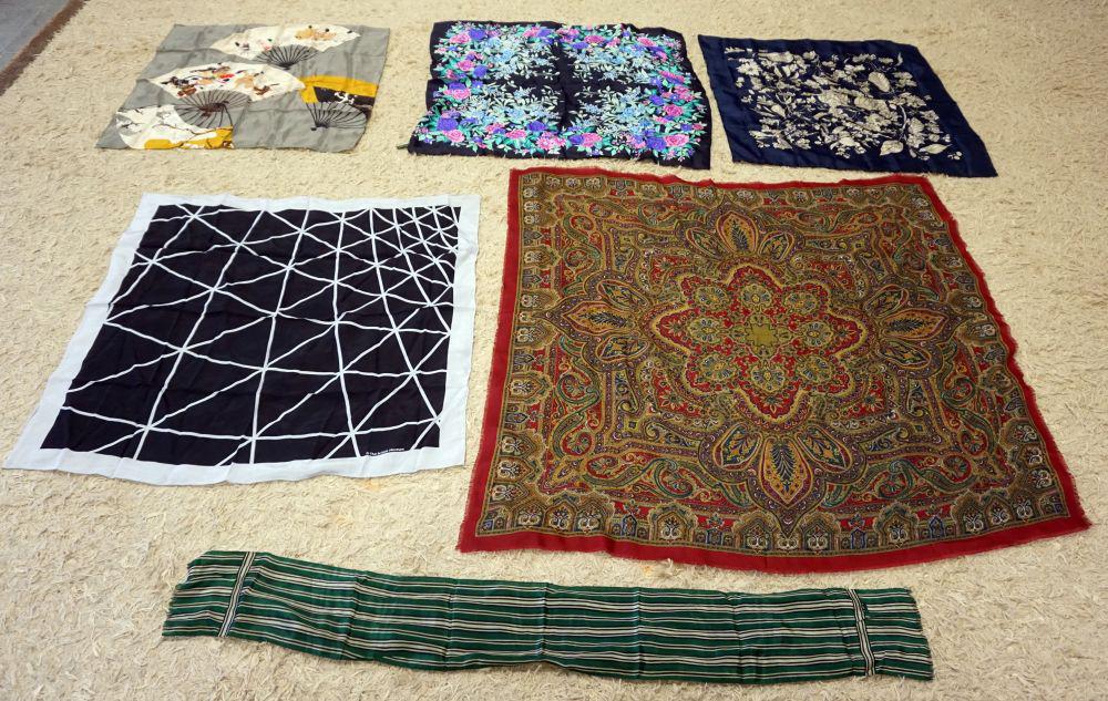 6 SCARVES INCLUDING MUSEUM ARTS JURAKU (1 of 11)