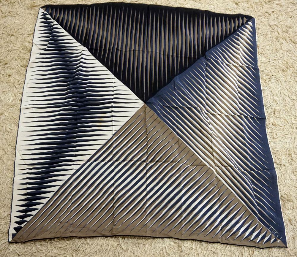 GUCCI SCARF: GUCCI SCARF, CALL WITH CONDITION QUESTIONS