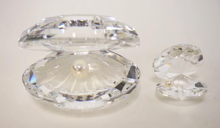 SWAROVSKI CRYSTAL FIGURINE (1 of 3)