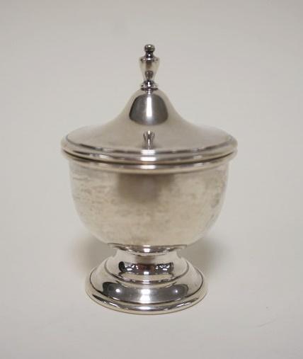 STERLING COVERED PILL SACCHARINE BOX (1 of 3)