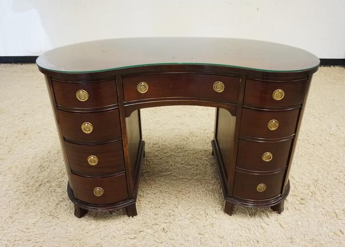 MAHOGANY 9 DRAWER KIDNEY SHAPED DESK (1 of 2)
