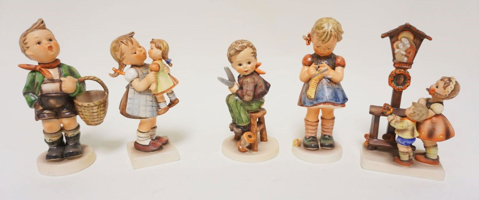 5 GOEBEL HUMMEL FIGURINES (1 of 5)
