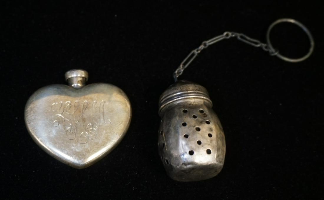 VINTAGE STERLING SILVER SNUFF BOTTLE (1 of 4)