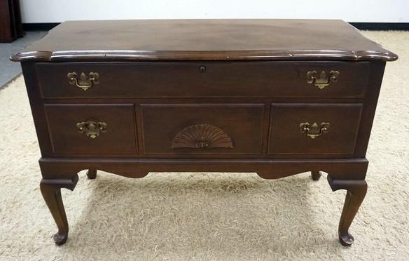 WALNUT QUEEN ANNE STYLE LANE CEDAR CHEST (1 of 4)