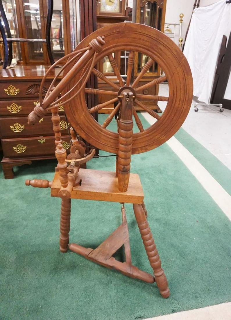 ANTIQUE FLAX SPINNING WHEEL (1 of 2)