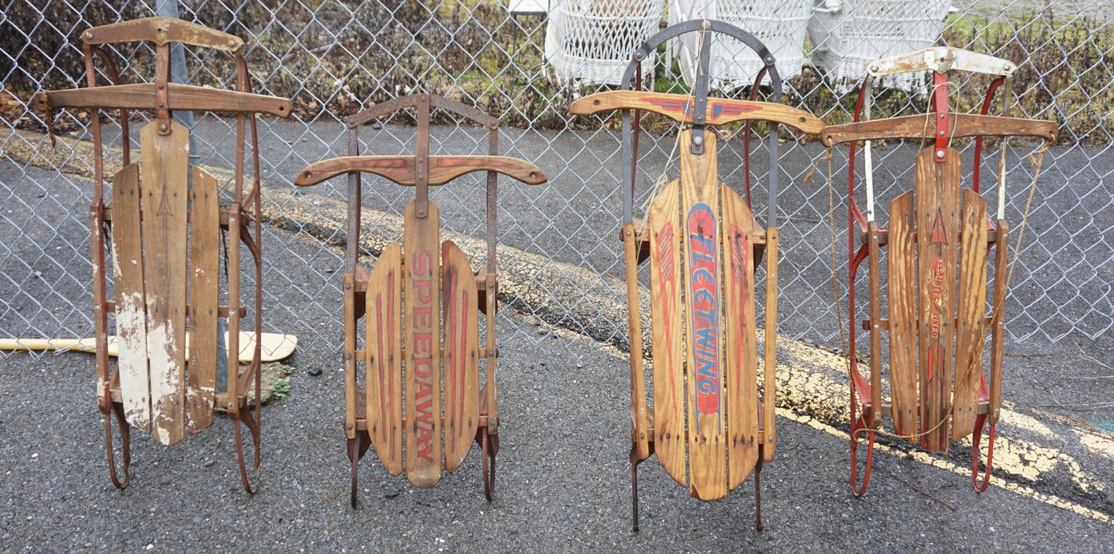 LOT OF 4 VINTAGE SLEDS: LOT OF 4 VINTAGE SLEDS