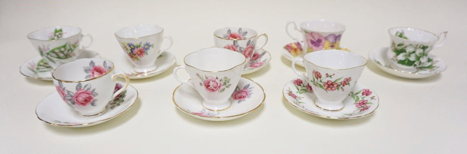 LOT OF 8 ASSORTED TEACUPS & SAUCERS (1 of 3)