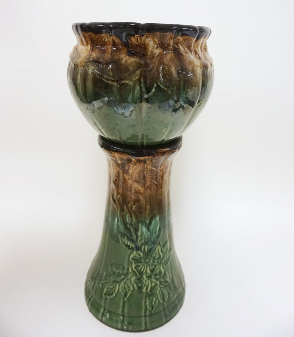 MAJOLICA POT & PEDESTAL: MAJOLICA POT & PEDESTAL, APPROXIMATELY 21 1/2 IN HIGH