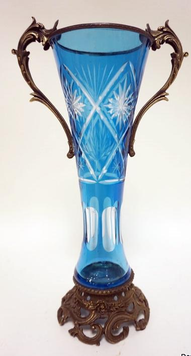 CONTEMPORARY BLUE CUT TO CLEAR VASE (1 of 1)