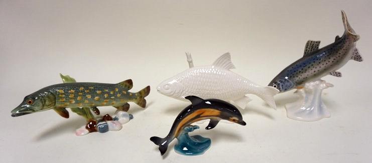 GOEBEL FISH FIGURINES: GOEBEL FISH FIGURINES, LOT OF 4, LARGEST APPROXIMATELY 9 IN H