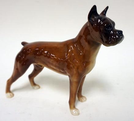 GOEBEL BOXER DOG FIGURINE: GOEBEL BOXER DOG FIGURINE APPROXIMATELY 7 IN H