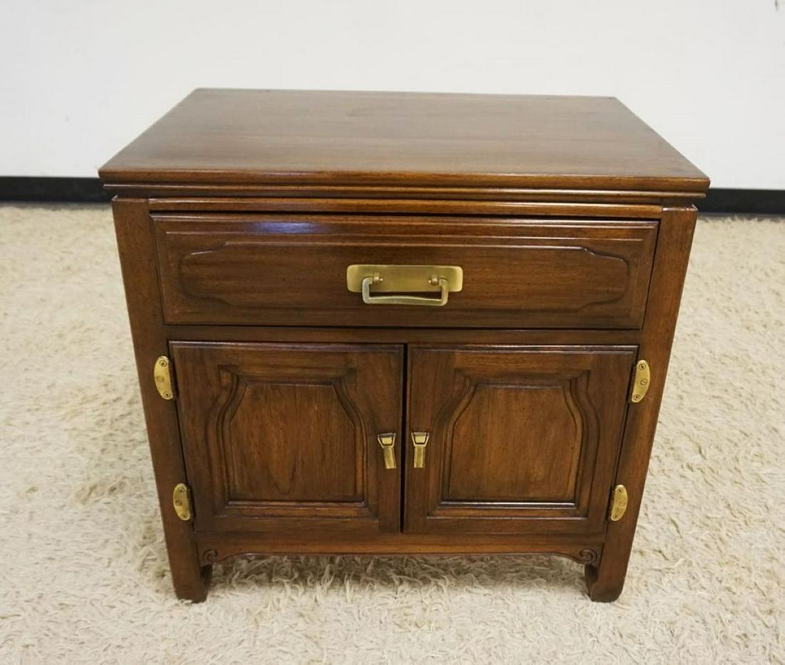 DAVIS FURNITURE BEDSIDE STAND (1 of 3)