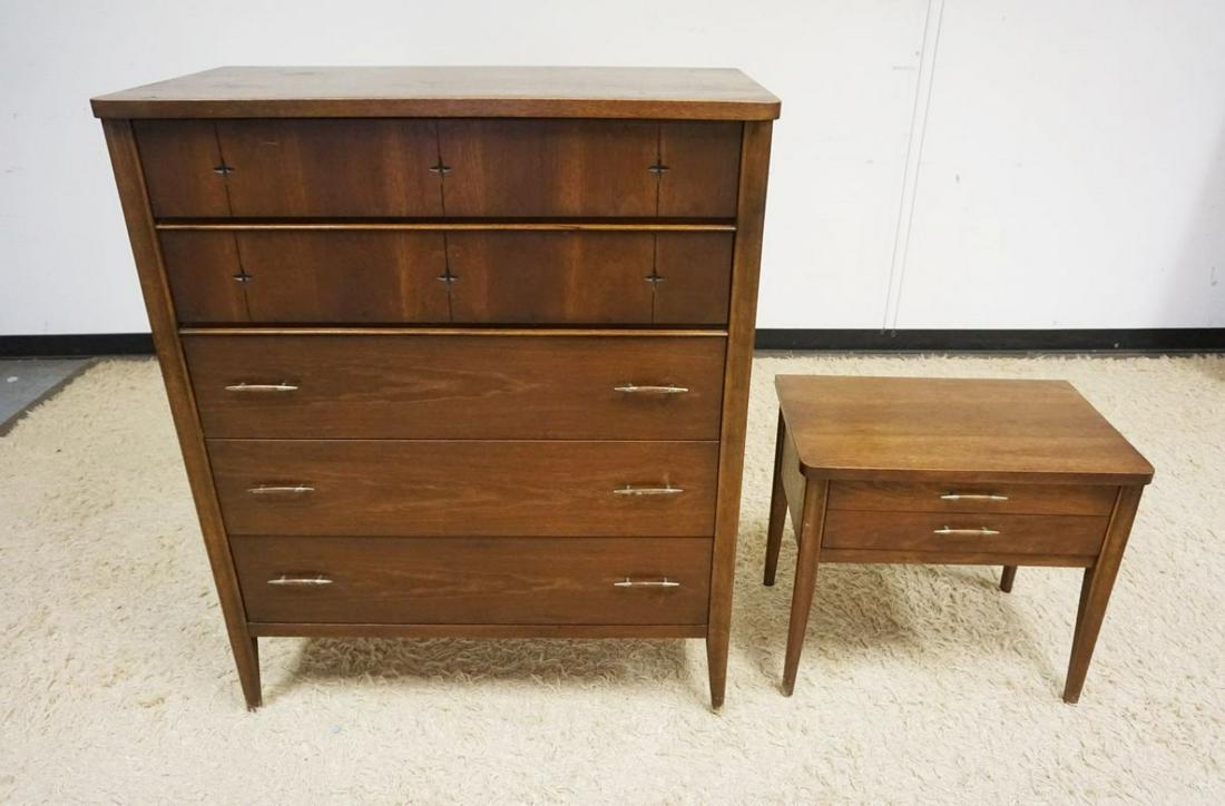 MCM SAGA BY BROYHILL PREMIER CHESTS (1 of 5)