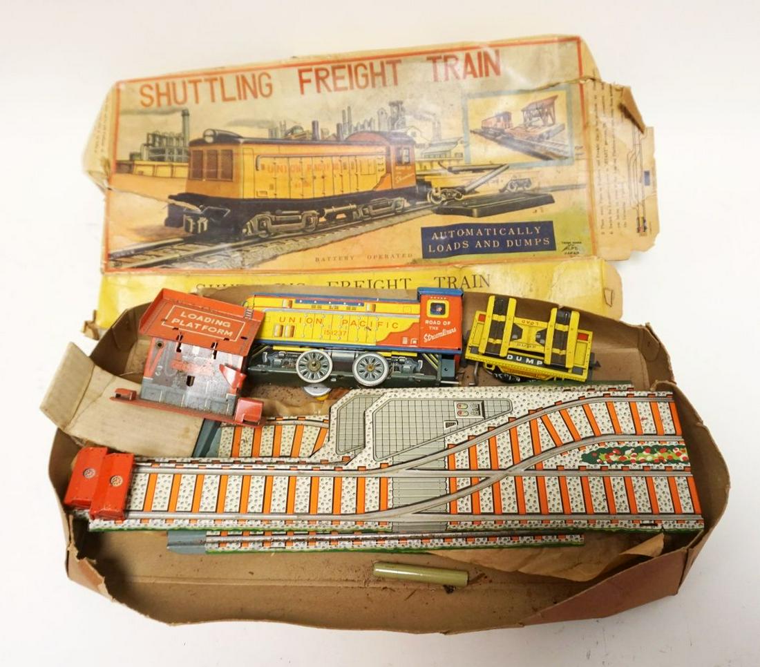 TIN WIND UP TOY FREIGHT TRAIN (1 of 4)